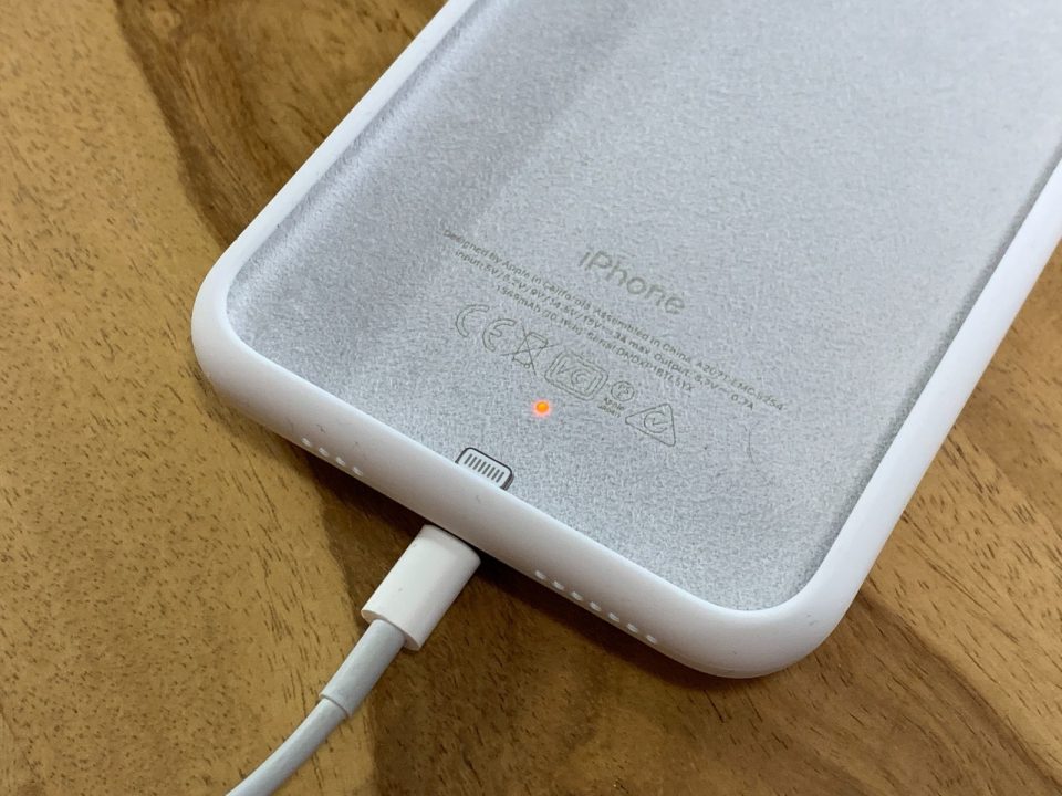 Scopri le nuove custodie Smart Battery di Apple