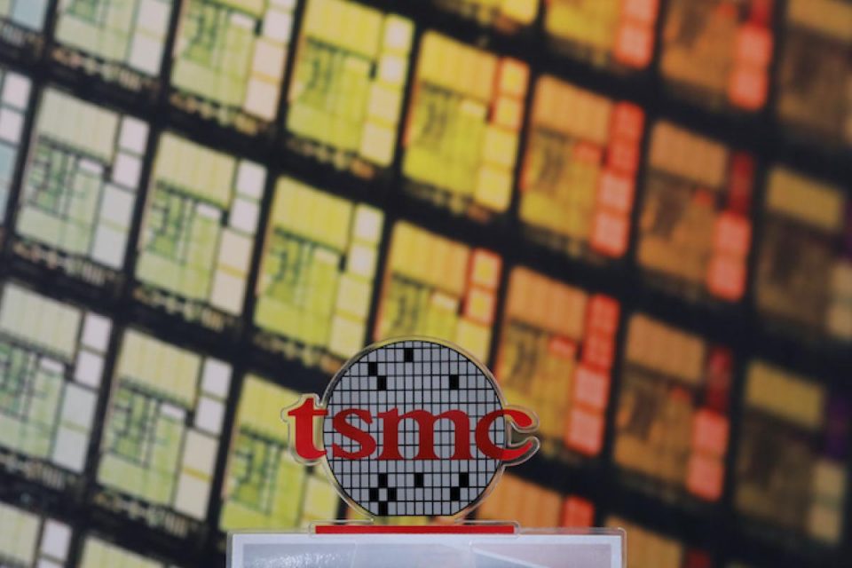 TSMC afferma che la carenza globale di chip probabilmente durerà fino al 2022