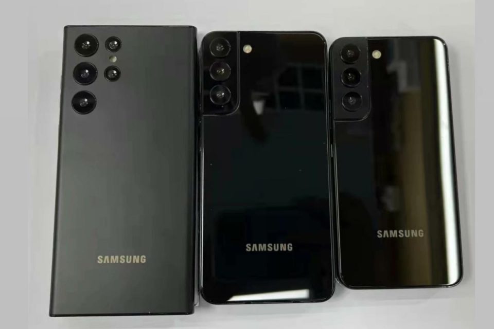 Samsung Galaxy S22 appare nelle foto dal vivo, S22 Ultra ottiene la certificazione FCC