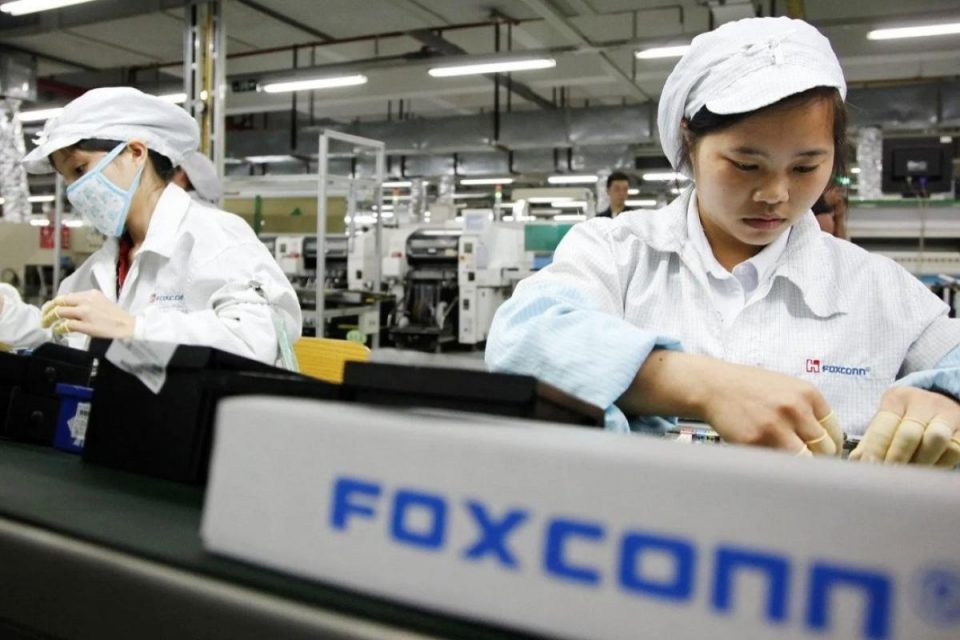 Foxconn prevede di investire 118 milioni di dollari in semiconduttori in india
